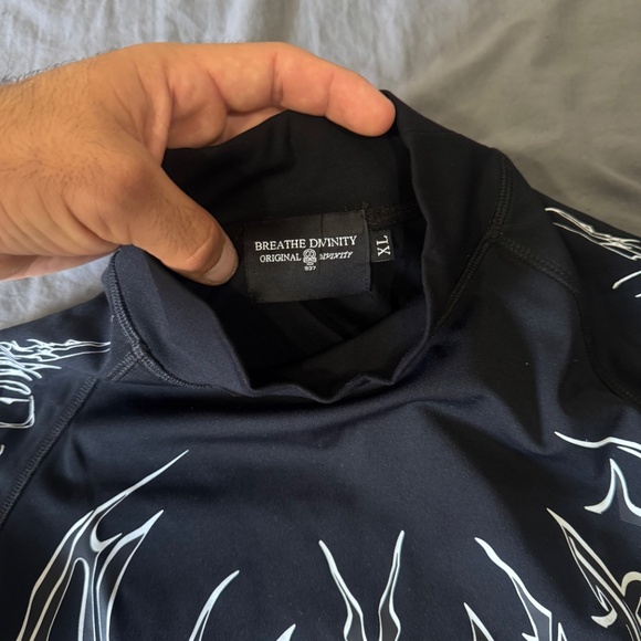 Breathedivinity long sleeve compression - Picture 2 of 3